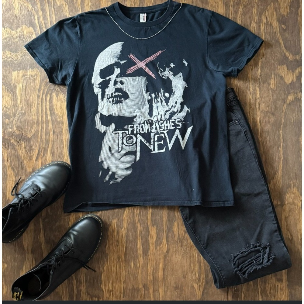 From Ashes to New Band Tee Mens Large Black Skull Graphic Anvil Metalcore‎ Shirt